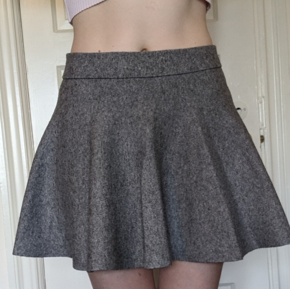 Gray skirt - Picture 1 of 2